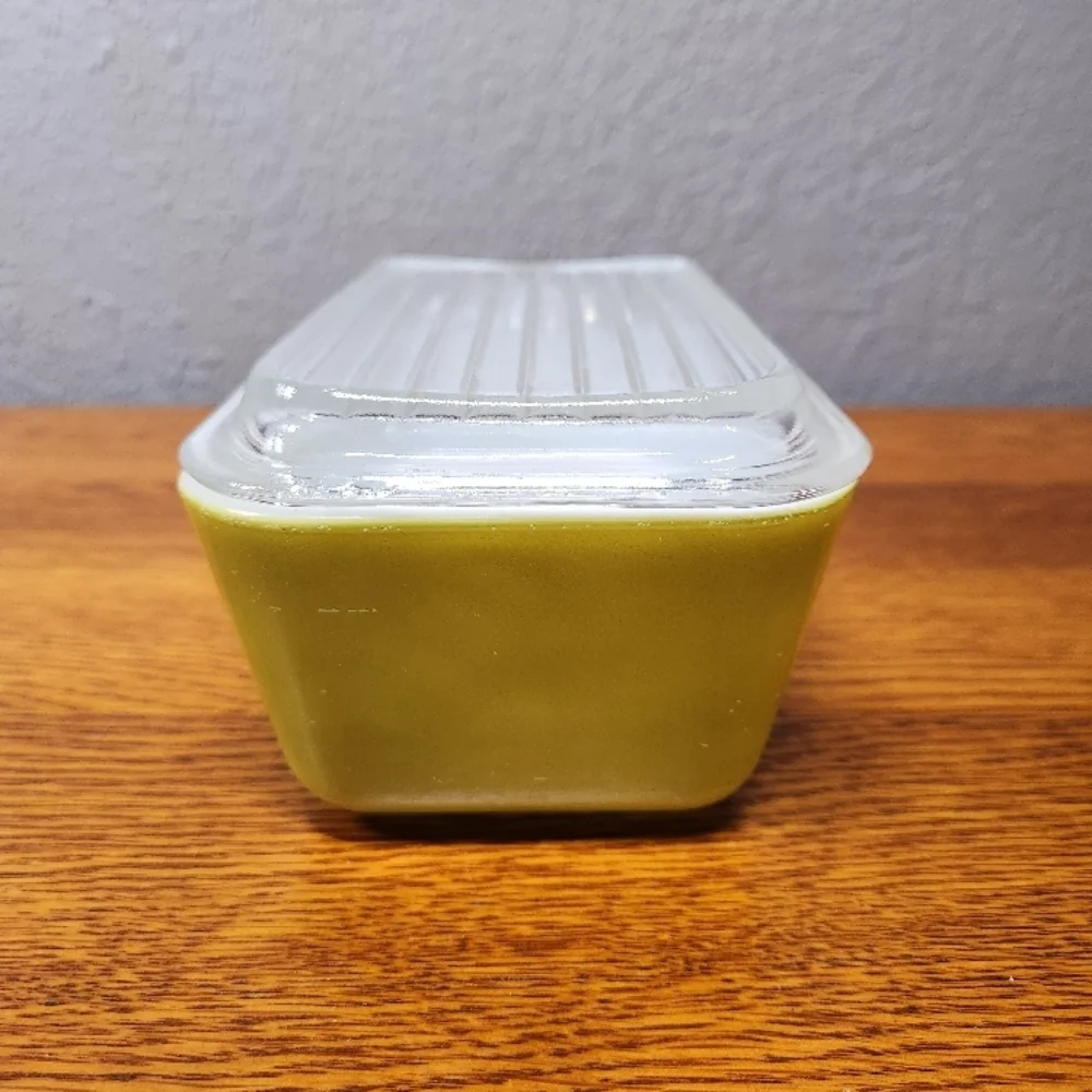 Pyrex Avocado refrigerator dish